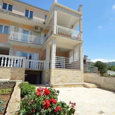 Apartmán Miro-2 By Interhome Grebaštica